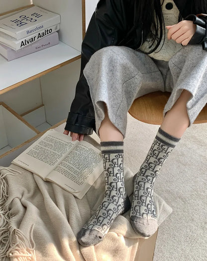Socks Women Winter Wool Warm Socks French Style Letters Pattern Solid Color Designer Thick Middle Tube Socks Monogram