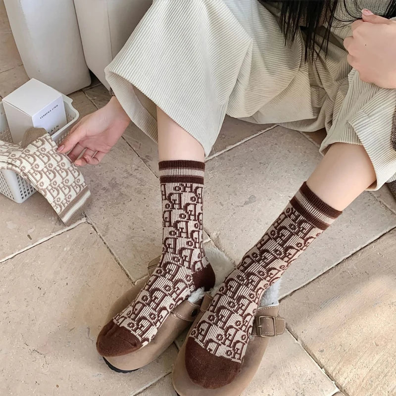 Socks Women Winter Wool Warm Socks French Style Letters Pattern Solid Color Designer Thick Middle Tube Socks Monogram