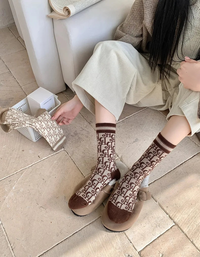 Socks Women Winter Wool Warm Socks French Style Letters Pattern Solid Color Designer Thick Middle Tube Socks Monogram