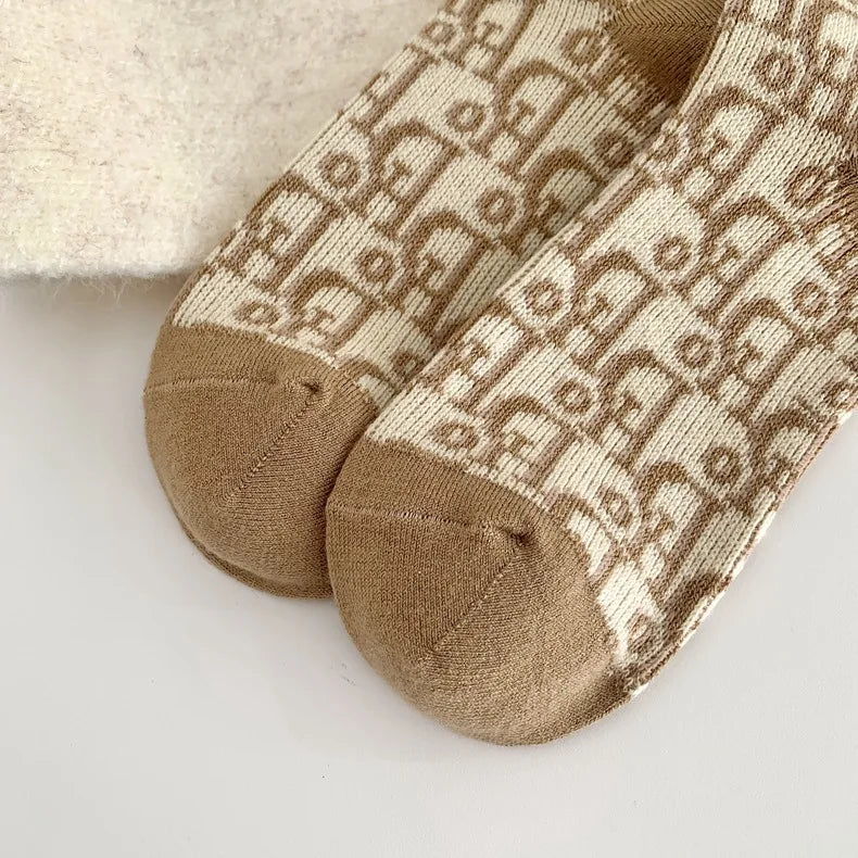 Socks Women Winter Wool Warm Socks French Style Letters Pattern Solid Color Designer Thick Middle Tube Socks Monogram