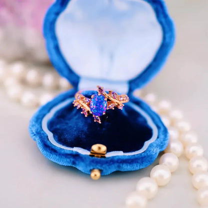 Fashionable Women's Ring with Leaf Shaped Inlaid Artificial Gemstones Suitable for Daily Travel and Holiday Gift Giving Rings