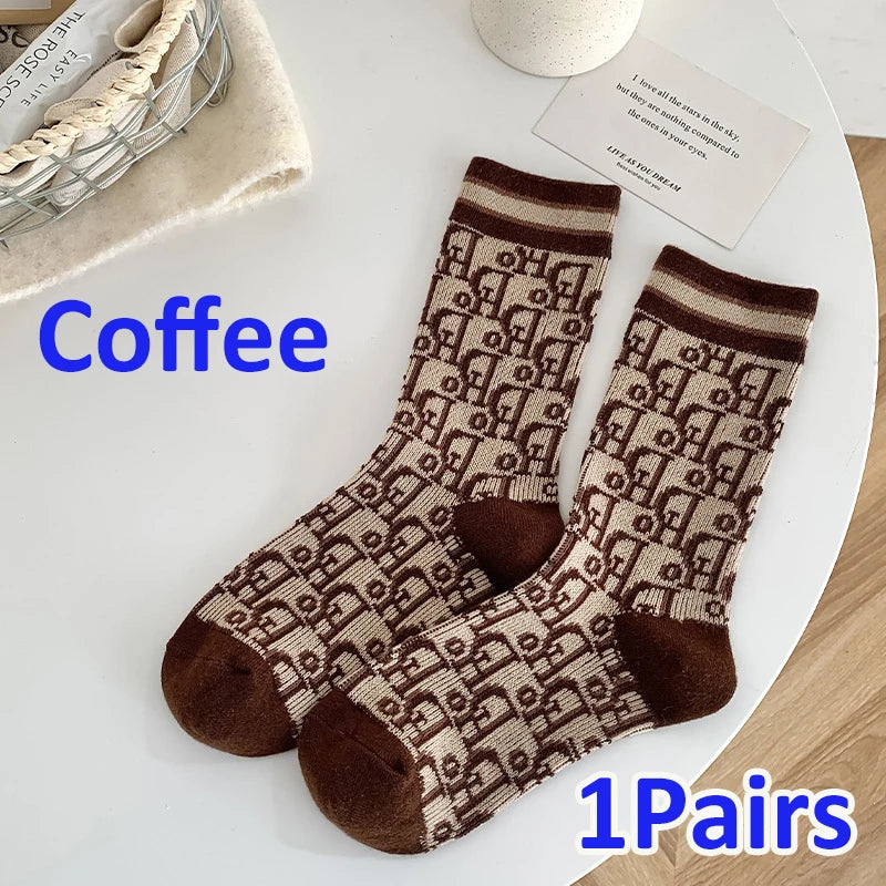 Socks Women Winter Wool Warm Socks French Style Letters Pattern Solid Color Designer Thick Middle Tube Socks Monogram