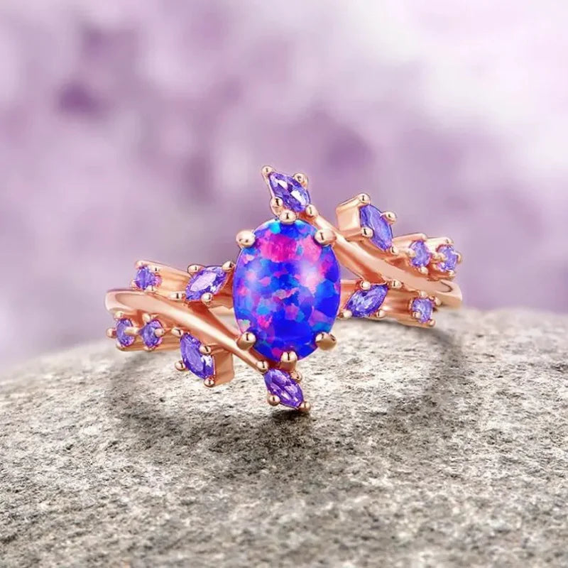 Fashionable Women's Ring with Leaf Shaped Inlaid Artificial Gemstones Suitable for Daily Travel and Holiday Gift Giving Rings