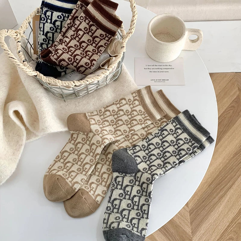 Socks Women Winter Wool Warm Socks French Style Letters Pattern Solid Color Designer Thick Middle Tube Socks Monogram