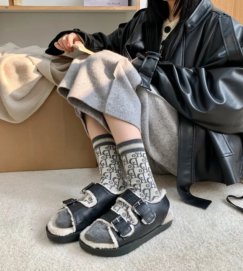 Socks Women Winter Wool Warm Socks French Style Letters Pattern Solid Color Designer Thick Middle Tube Socks Monogram