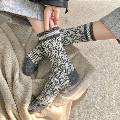 Socks Women Winter Wool Warm Socks French Style Letters Pattern Solid Color Designer Thick Middle Tube Socks Monogram