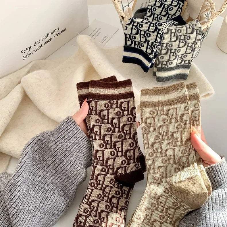 Socks Women Winter Wool Warm Socks French Style Letters Pattern Solid Color Designer Thick Middle Tube Socks Monogram