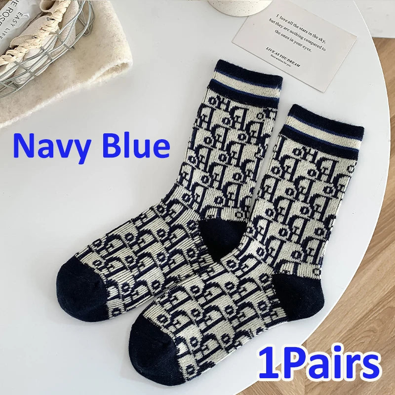 Socks Women Winter Wool Warm Socks French Style Letters Pattern Solid Color Designer Thick Middle Tube Socks Monogram
